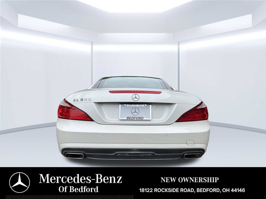 Used 2013 Mercedes-Benz SL 550 image 4