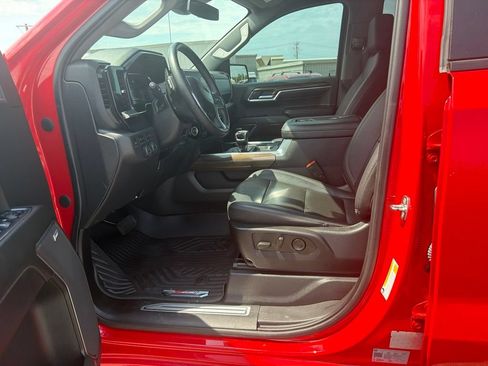 Used 2022 Chevrolet Silverado 1500 LT Trail Boss w/ Convenience Package II AWD/4WD image 11