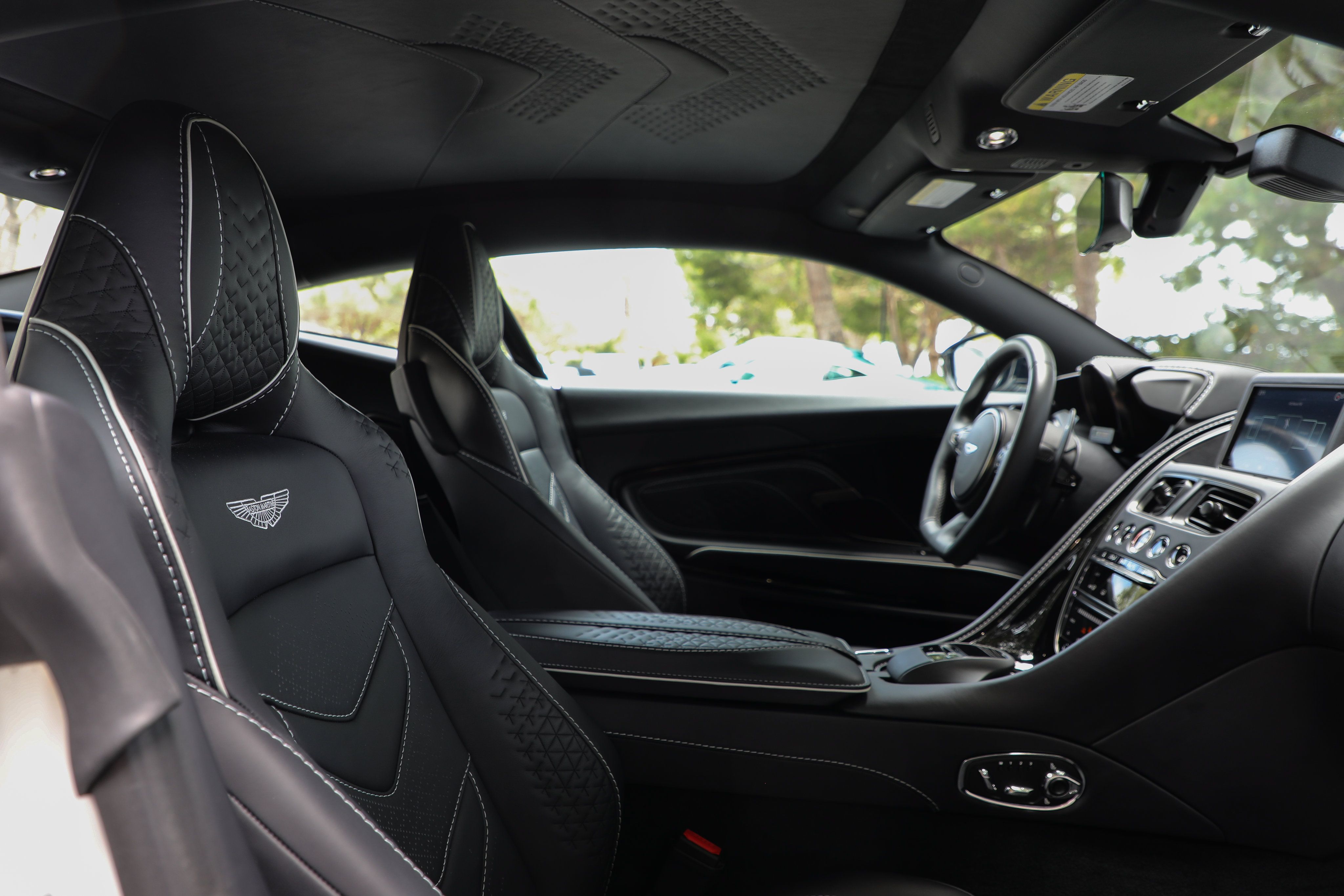 Used 2023 Aston Martin DBS Coupe RWD image 21