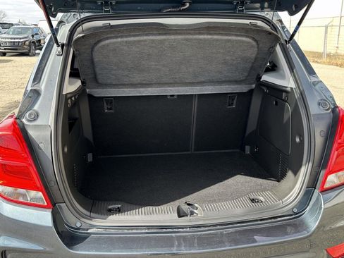 Certified 2022 Chevrolet Trax LT w/ LT Convenience Package image 10
