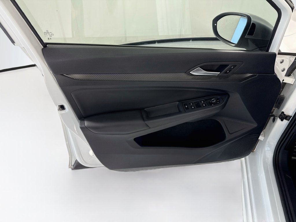 Used 2024 Volkswagen Golf R AWD/4WD image 24