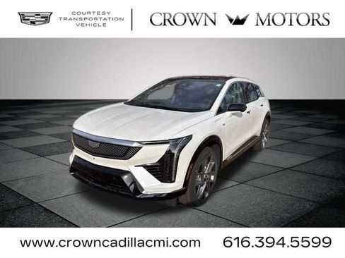 Used 2025 Cadillac Optiq Luxury 1 w/ LPO, Floor Liner Package image 3