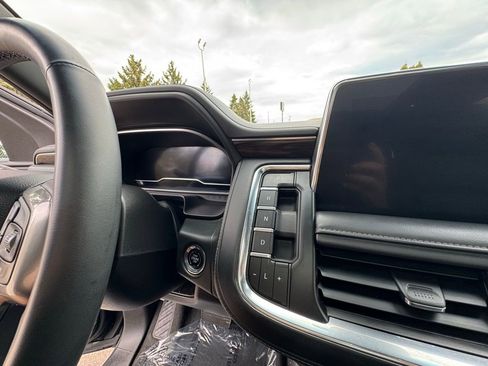 Used 2023 Chevrolet Tahoe LT w/ Luxury Package AWD/4WD image 23