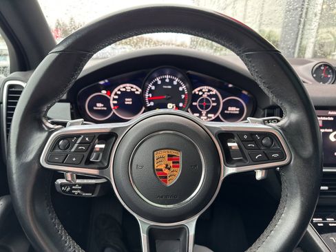 Used 2021 Porsche Cayenne image 21