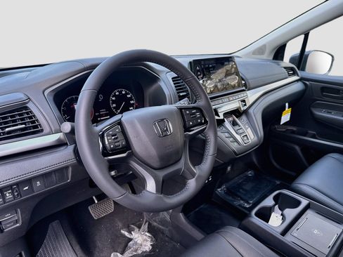 Certified 2026 Honda Odyssey EX-L image 9