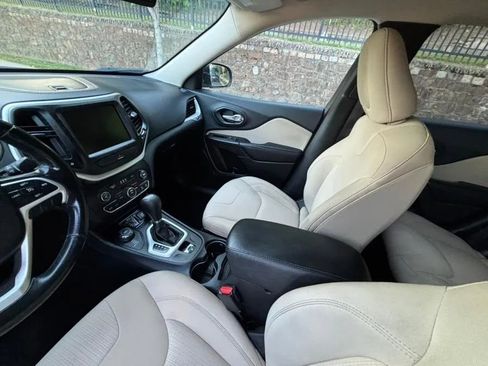 Used 2015 Jeep Cherokee Latitude image 15