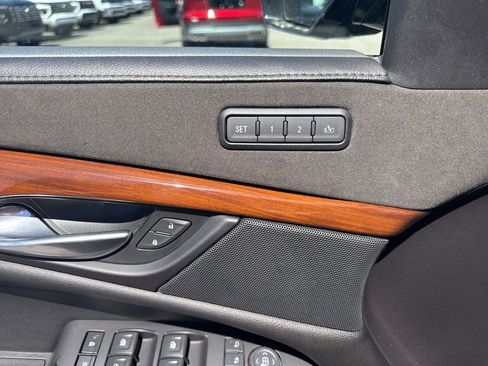 Used 2018 Cadillac Escalade Premium Luxury AWD/4WD image 11