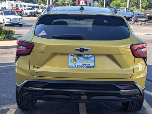 Used 2024 Chevrolet Trax ACTIV w/ Sunroof Package image 4