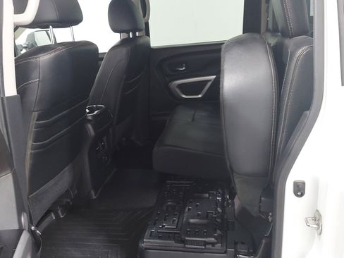 Used 2017 Nissan Titan S AWD/4WD image 16
