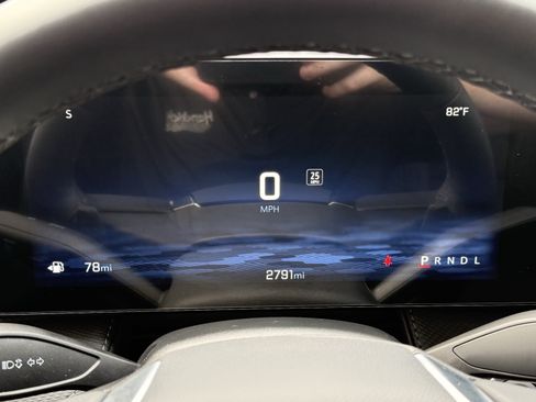 Used 2026 Chevrolet Equinox LT w/ Convenience Package II FWD image 20