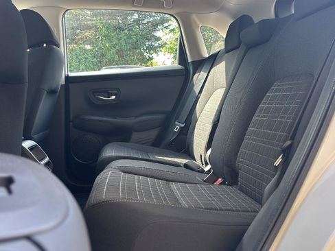 Used 2025 Honda HR-V LX image 15