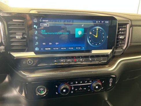 Used 2023 Chevrolet Silverado 1500 RST image 18