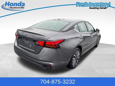 Used 2024 Nissan Altima 2.5 SV image 8