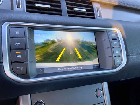 Used 2018 Land Rover Range Rover Evoque Landmark Edition image 27