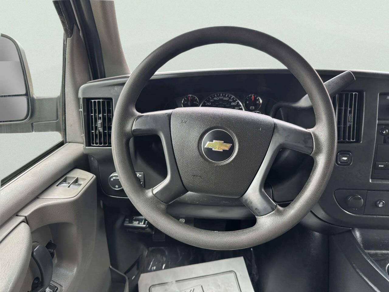 Used 2014 Chevrolet Express 2500 RWD image 25