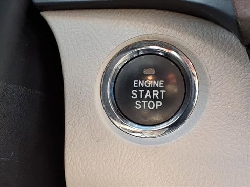 Used 2015 Toyota Sienna XLE w/ XLE Navigation Package image 24