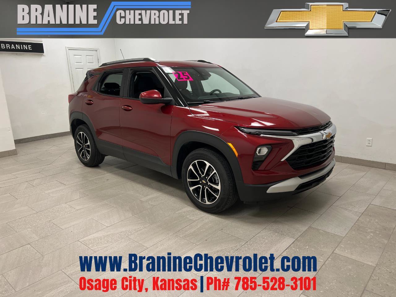 Used 2025 Chevrolet TrailBlazer LT FWD image 1