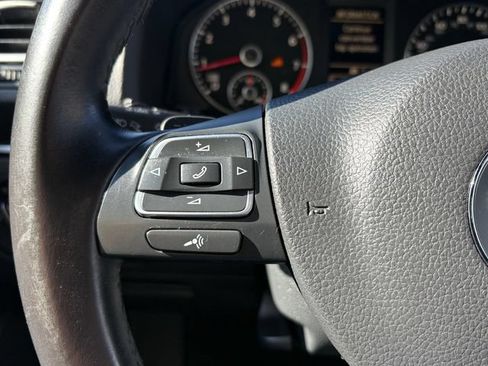 Used 2013 Volkswagen Eos FWD image 23