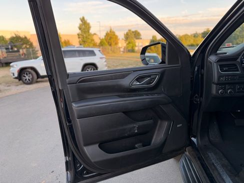 Used 2022 Chevrolet Tahoe RST w/ Luxury Package AWD/4WD image 9