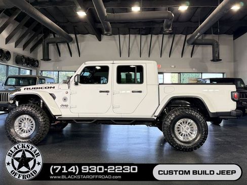 Used 2023 Jeep Gladiator Rubicon w/ Trailer Tow Package AWD/4WD image 8