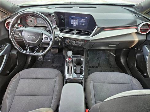 Used 2024 Chevrolet Trax RS w/ Driver Confidence Package image 16