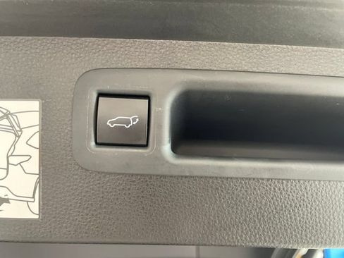 Used 2021 Toyota Highlander Platinum AWD/4WD image 9
