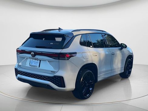 New 2026 Volkswagen Tiguan SE R-Line image 8