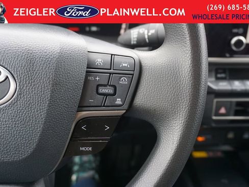 Used 2025 Toyota Camry LE image 22