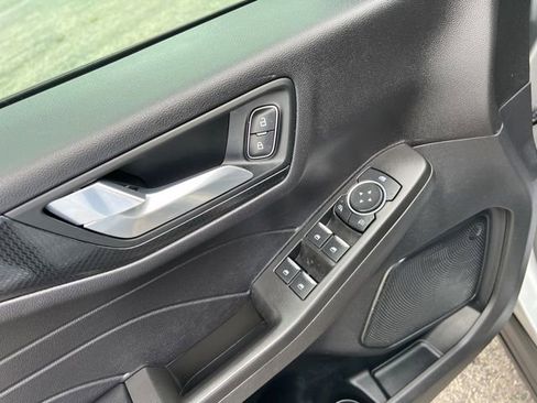 Used 2021 Ford Escape SEL w/ SEL Stealth AWD Package image 9