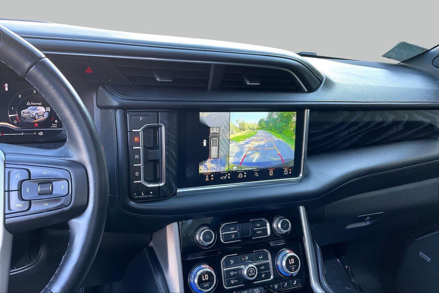 Used 2024 GMC Yukon Denali w/ Advanced Technology Package AWD/4WD image 28