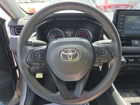 Used 2020 Toyota RAV4 LE FWD image 10