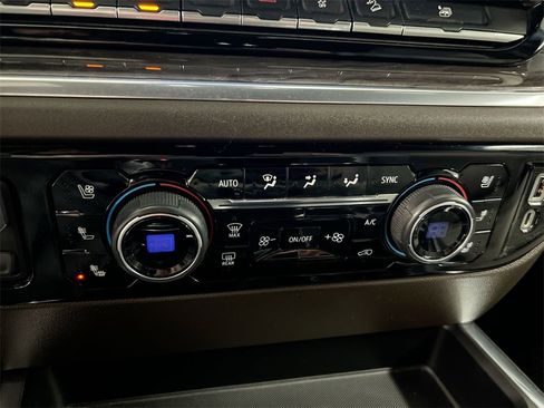 Used 2022 Chevrolet Silverado 1500 LTZ image 16