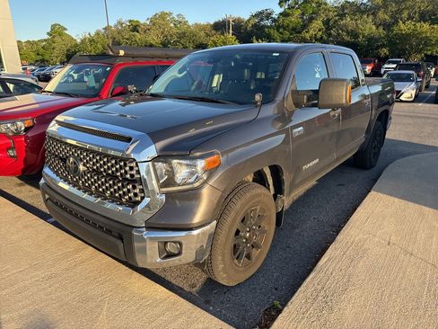 Used 2021 Toyota Tundra 4x4 CrewMax image 1