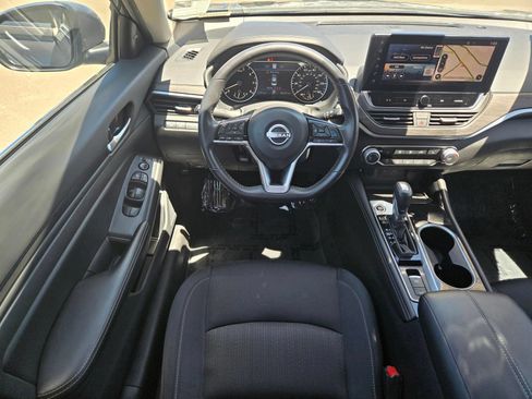 Used 2024 Nissan Altima 2.5 SV w/ SV Premium Package AWD/4WD image 18