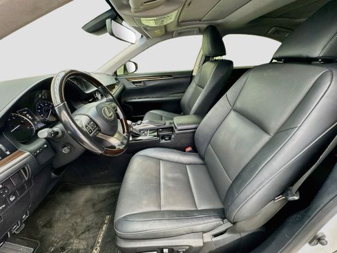 Used 2016 Lexus ES 350 w/ Navigation System Package FWD image 13