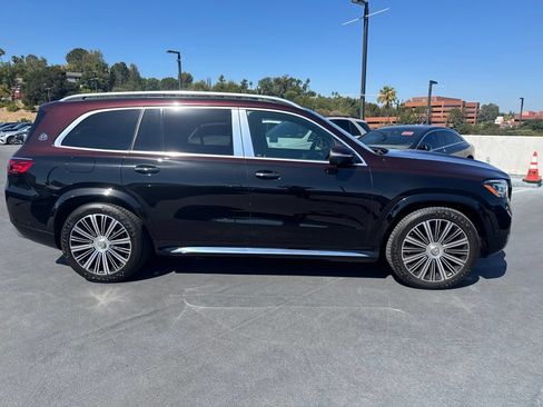 Used 2024 Mercedes-Benz Maybach GLS 600 4MATIC image 4