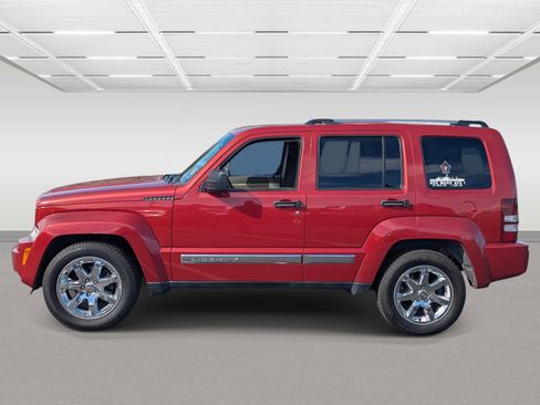 Used 2010 Jeep Liberty Limited w/ Tire & Wheel Group image 2