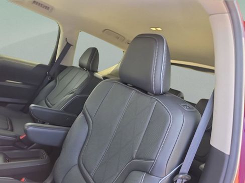 Used 2025 INFINITI QX80 Sensory AWD/4WD image 24