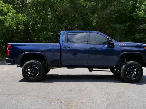 Used 2022 Chevrolet Silverado 2500 LTZ w/ LTZ Plus Package AWD/4WD image 58