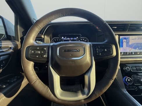 Used 2021 GMC Yukon Denali w/ Denali Ultimate Package image 14
