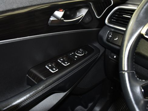 Used 2019 Kia Sorento FWD w/ LX Convenience Package image 31