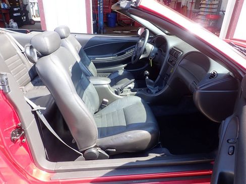 Used 2001 Ford Mustang GT RWD image 19