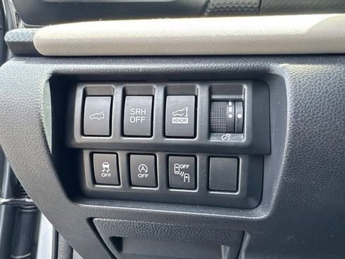 Used 2023 Subaru Forester Limited AWD/4WD image 8