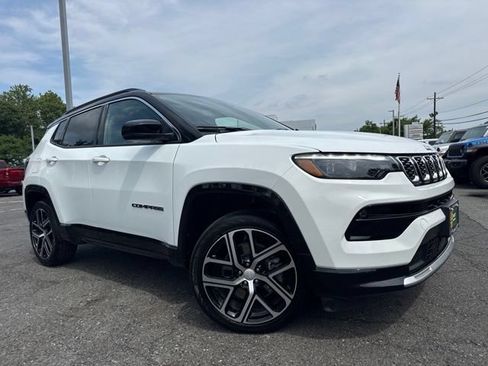 Used 2024 Jeep Compass Limited w/ Elite Group AWD/4WD image 1