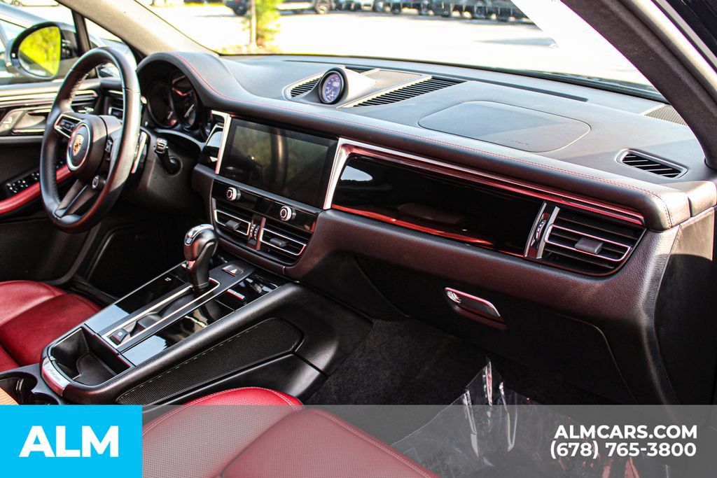 Used 2024 Porsche Macan AWD/4WD image 26
