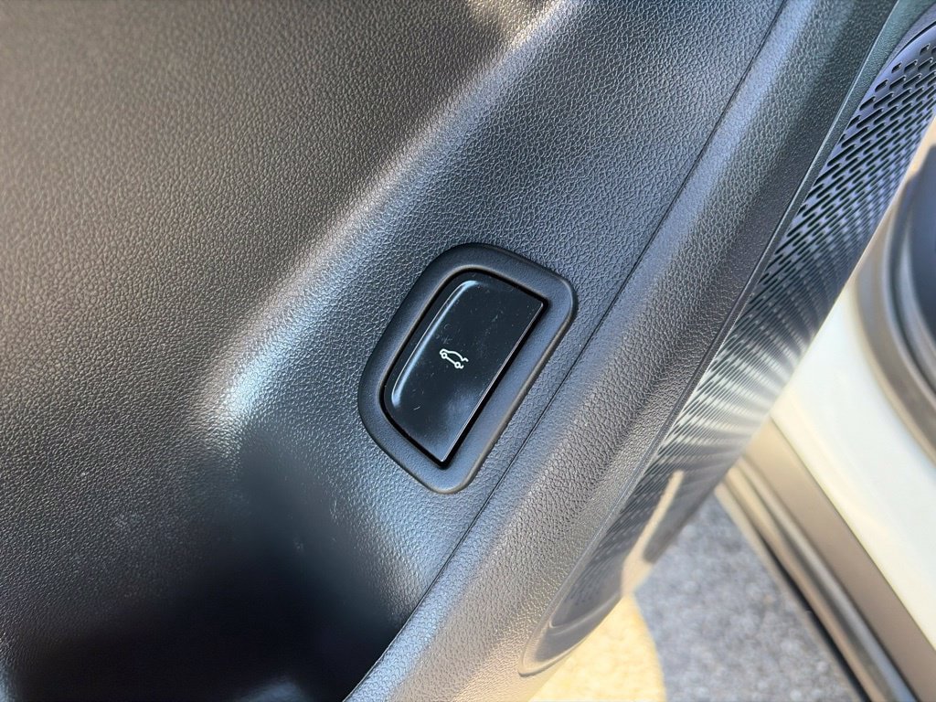 Used 2026 Chevrolet Traverse LT FWD image 20