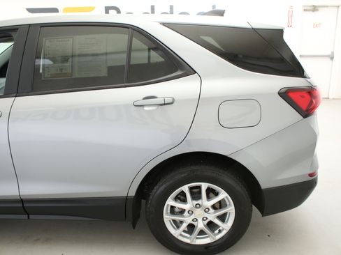 Used 2024 Chevrolet Equinox LS w/ LS Convenience Package AWD/4WD image 6