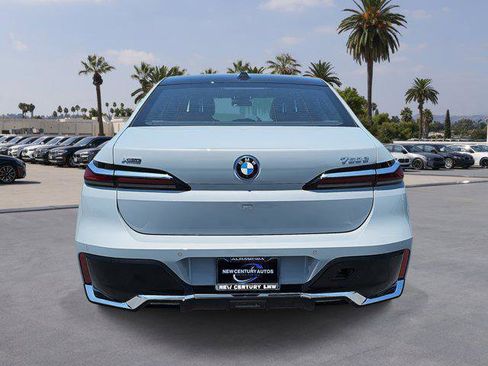 New 2025 BMW 750e xDrive w/ Premium Package image 6