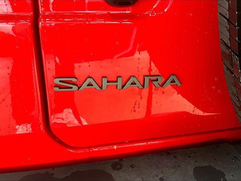 Used 2025 Jeep Wrangler Unlimited Sahara AWD/4WD image 23