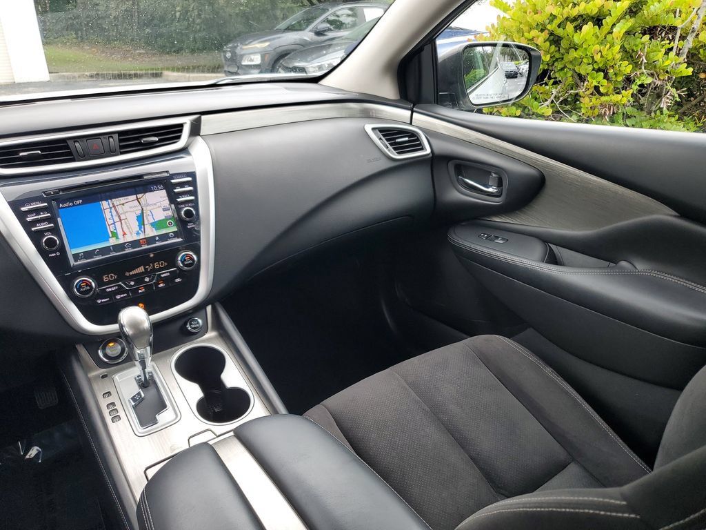 Used 2017 Nissan Murano SV FWD image 18